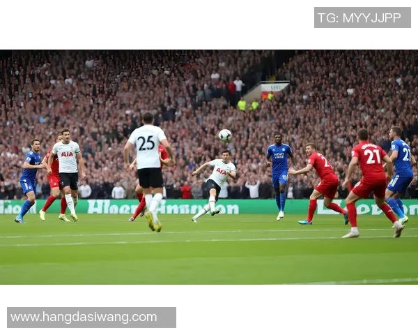 球星晨起瞬间曝光,睡醒后状态惊人恢复的足球瞬间分享 球星晨起瞬间曝光,睡醒后状态惊人恢复的足球瞬间分享