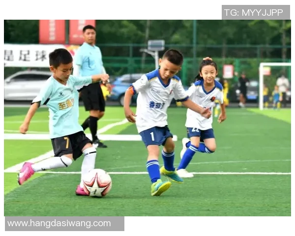 球星玩具足球带你领略真实比赛的激情与挑战