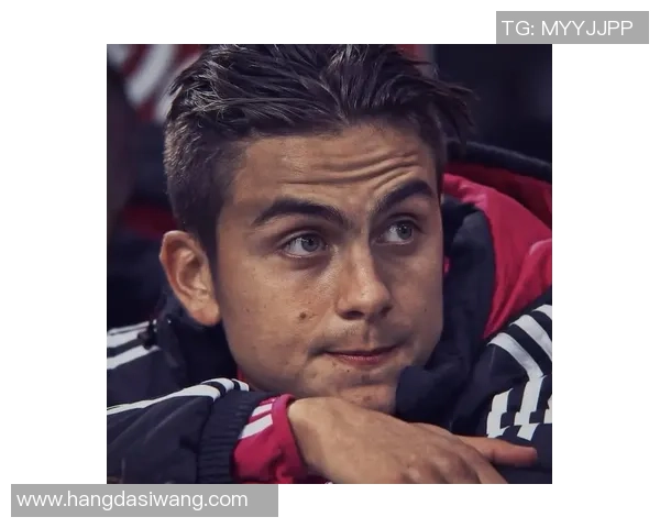 足球球星佩戴头套背后的原因与影响以及对比赛表现的潜在作用 足球球星佩戴头套背后的原因与影响以及对比赛表现的潜在作用